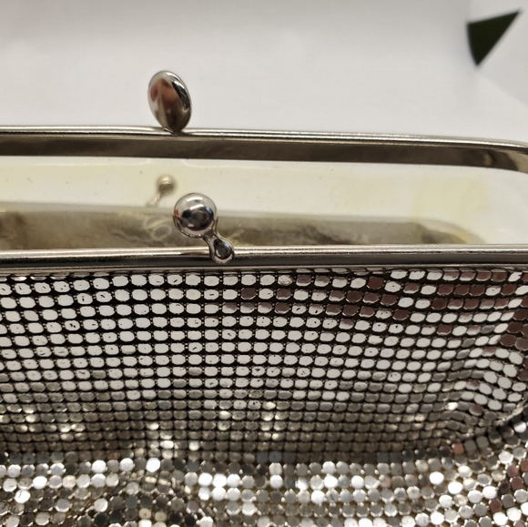 Whiting and Davis clutch - Picture 4 of 6